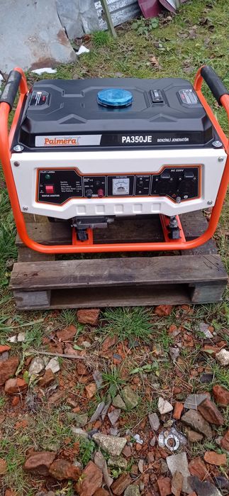 Бензиновий генератор