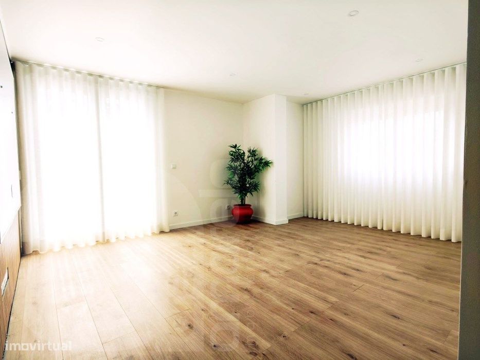 T2 Exclusivo | Terraço de 50m2 | Barbecue | Vista Panorâmica para S...
