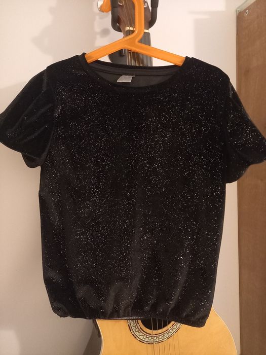 Bluzka czarna 128 krótki ręk. brokat