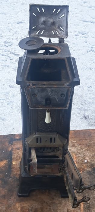 Piec kominkowy Secesyjny Piecyk  żeliwny piekna koza