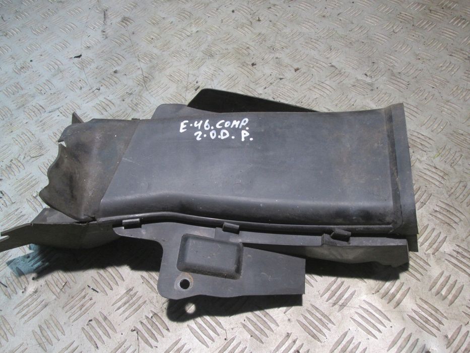 kanał wlot kierownica powietrza na tarcze prawy bmw e46 compact 826837