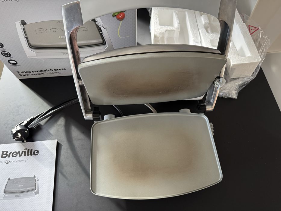 Opiekacz Breville z powłoką ceramiczną DuraCeramic VST071X