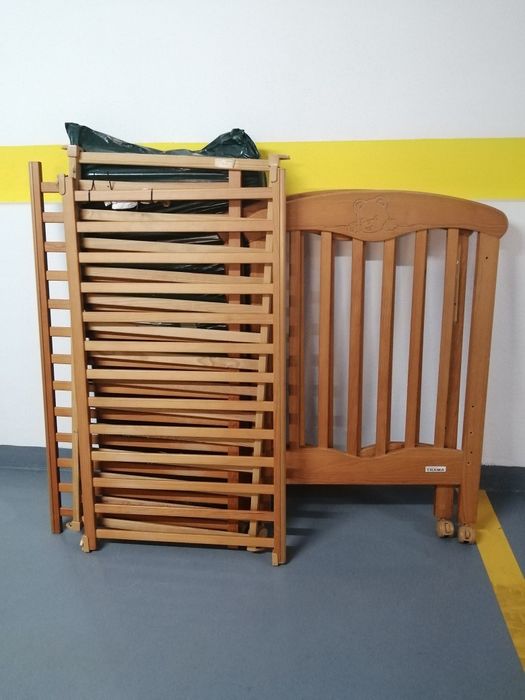 Cama de madeira para  bebé