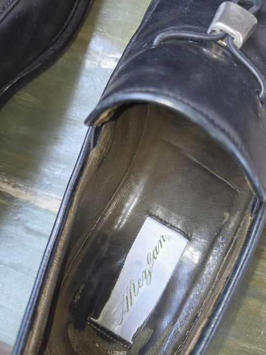 Sapatos de homem pretos