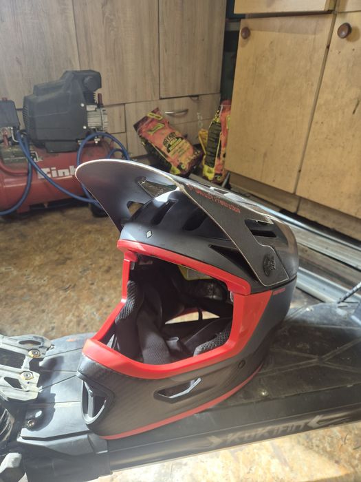 Kask Full face SWEET PROTECTION carbon