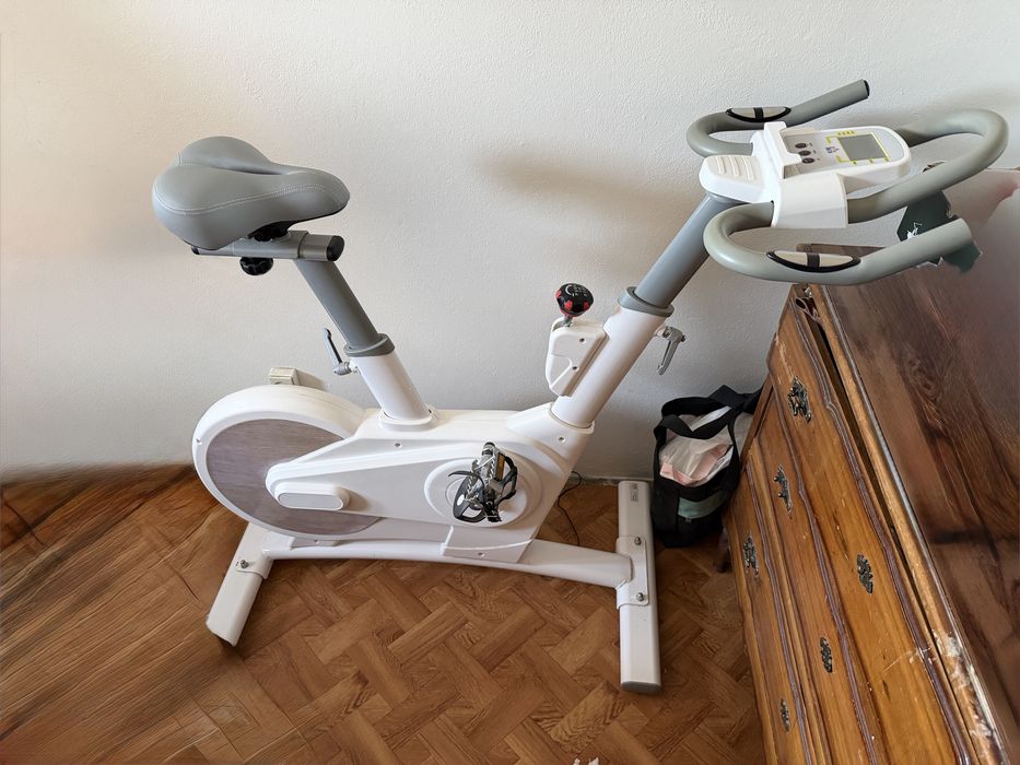 Bicicleta Ergométrica HOMCOM – Excelente estado