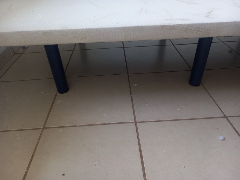 1 cama de solteiro