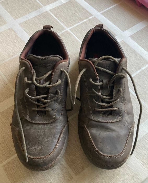 Sapato/Tenis Berg 43