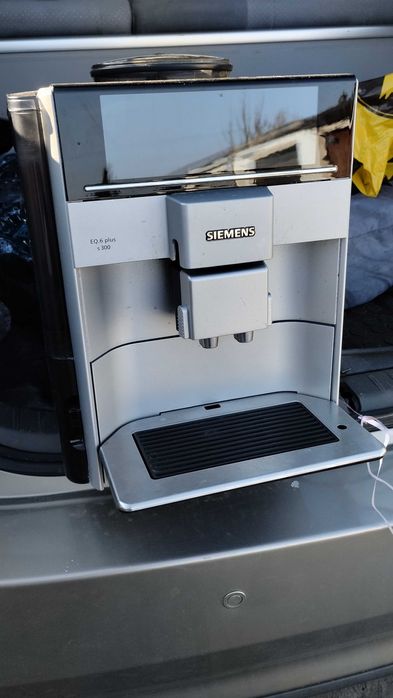 Ekspres ciśnieniowy Siemens EQ. 6 PLUS s300 ,sprawny