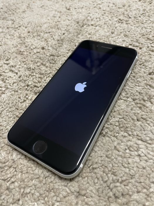 iPhone se2 2020 jak nowy