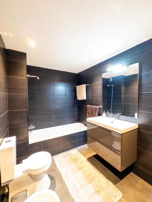 T3 Com Garagem para 2 carros e Arrecadação