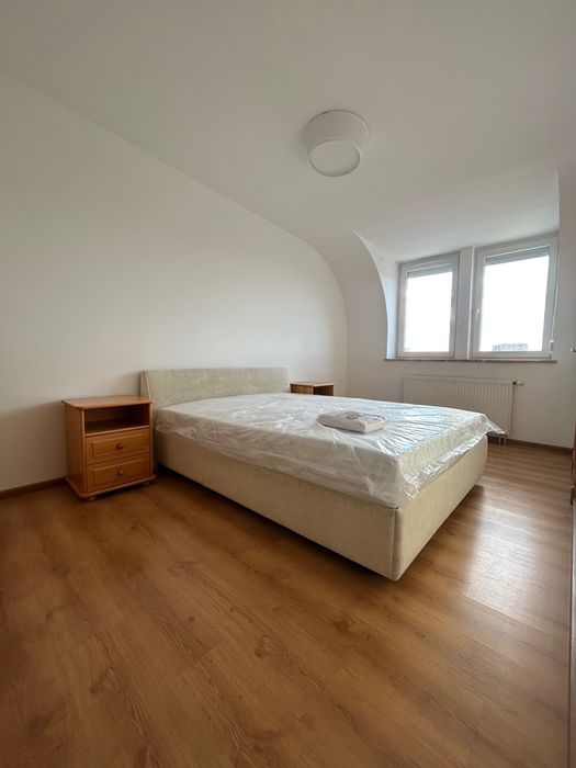 Metro Ursynów/Stokłosy, 2 miejsca parkingowe w cenie