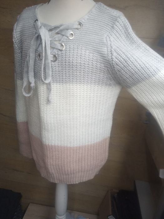 Sweter 3 kolory wyprzedaż rozmiar uni włochy firmy Bay