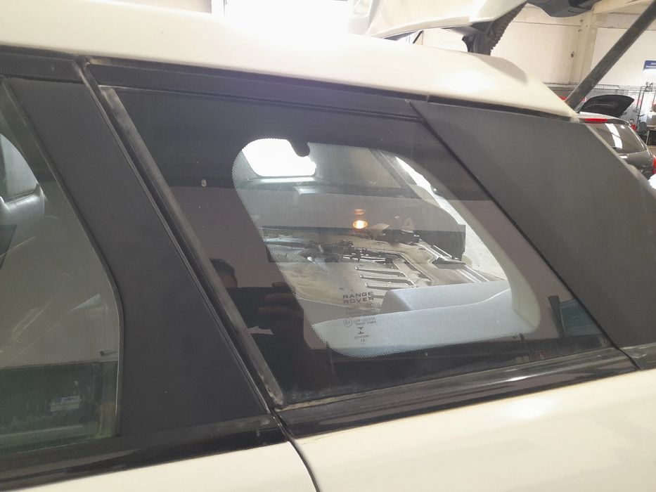 Vidro do painel trás esquerdo LAND ROVER Range Rover Evoque (L538)