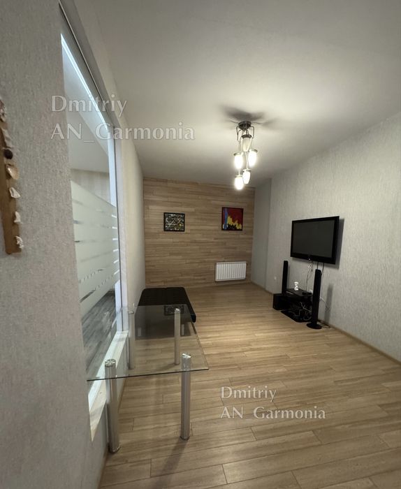 2-К Подол, Зеленый остров