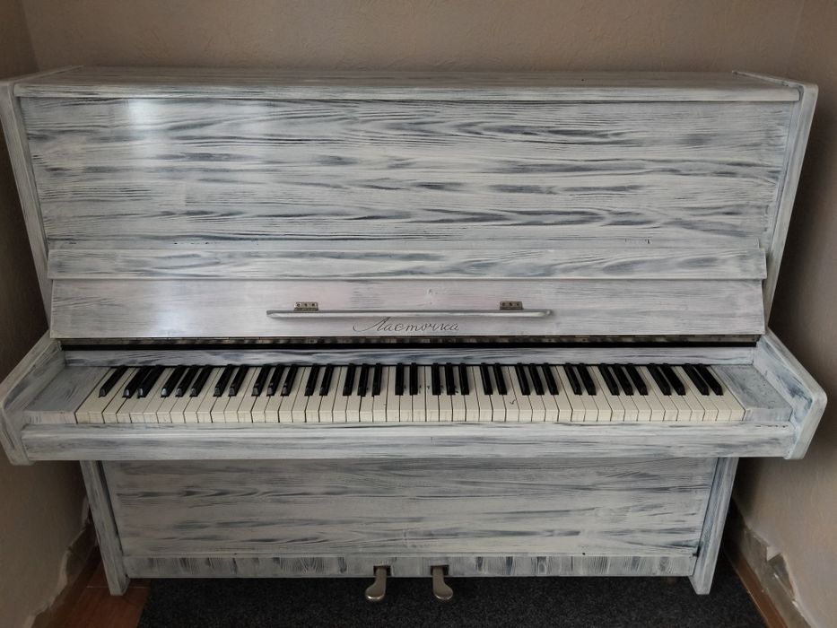 Продається піаніно.