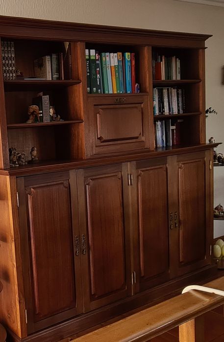 Estante para livros ou não.