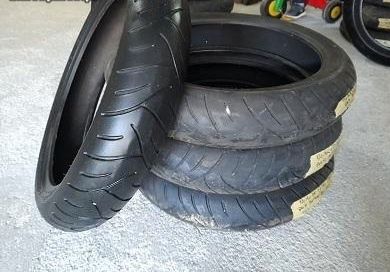 Pneus 120/70R17 Bridgestone