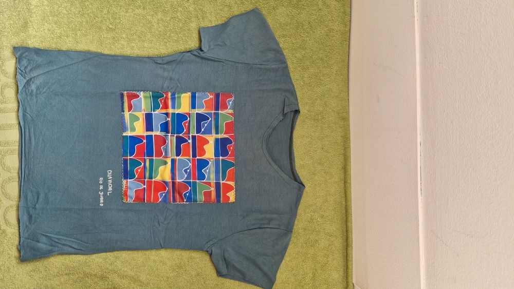 T-shirt criança estampada tamanho 12-14 anos