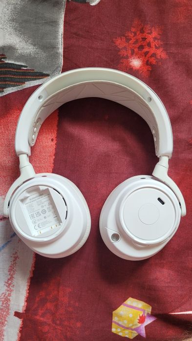 SteelSeries Arctis Nova Pro Wireless Bezprzewodowe Słuchawki