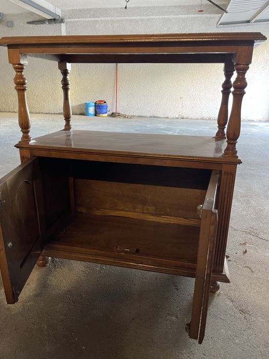 Móvel com duas portas