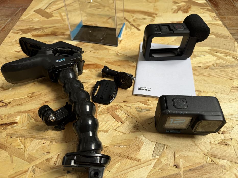 GoPro Hero 12 Black + Media Mod + Acessórios (Estado de Nova)