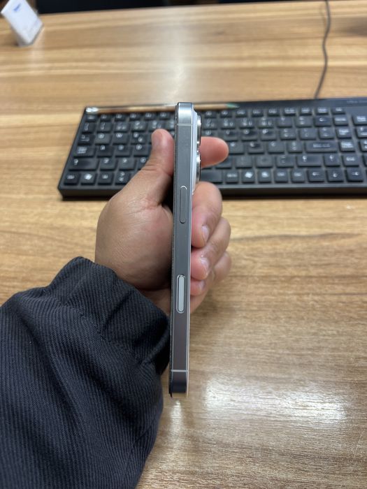 Iphone 16 pro, semi novo