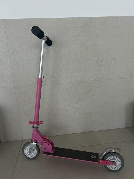 Trotinete rosa para crianca