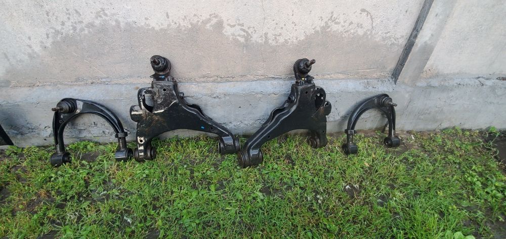 Автозапчастини  лк200