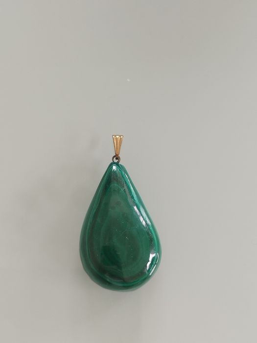 pendente vintage de malaquita. pedra real