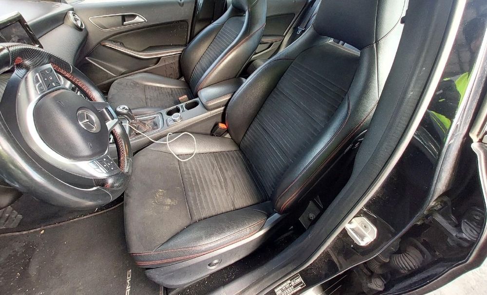 MERCEDES A180 2014 122cv 1.6 facil reparação (salvado)