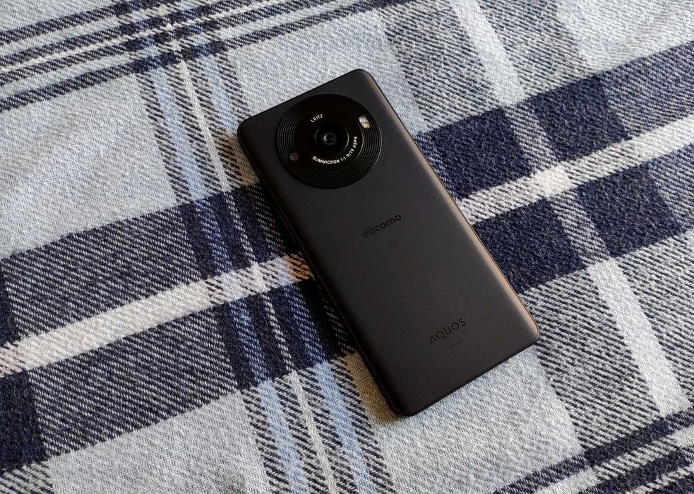 Смартфон Sharp AQUOS R8PRO - з легендарною оптикою Leica 2sim\NFC\IP68