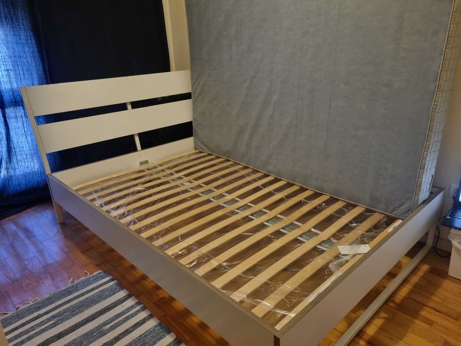 Cama casal com cabeceira + estrado 200x140