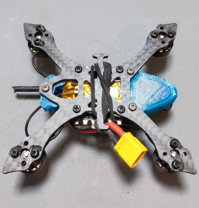 Drone FPV 85mm Tiny Whoop FrSky 3S Tyro69 potente com peças