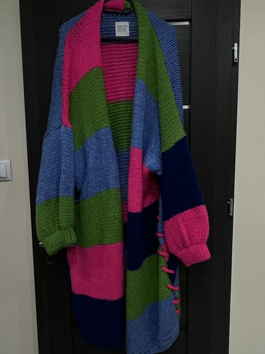 Kolorowy dlugi sweter