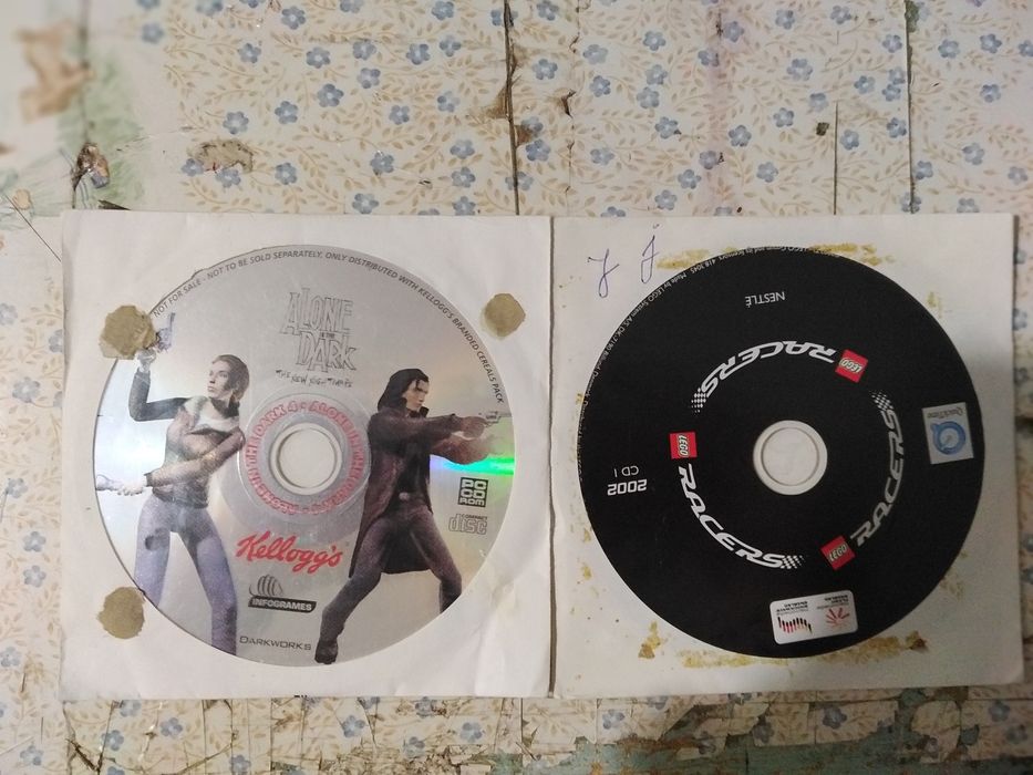 Selling two PC games in good condition64730163371138120