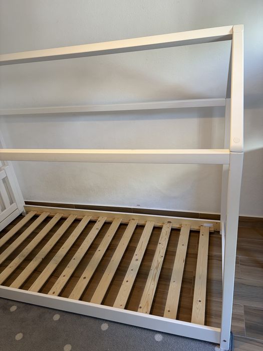 Cama montessori + protecao lateral