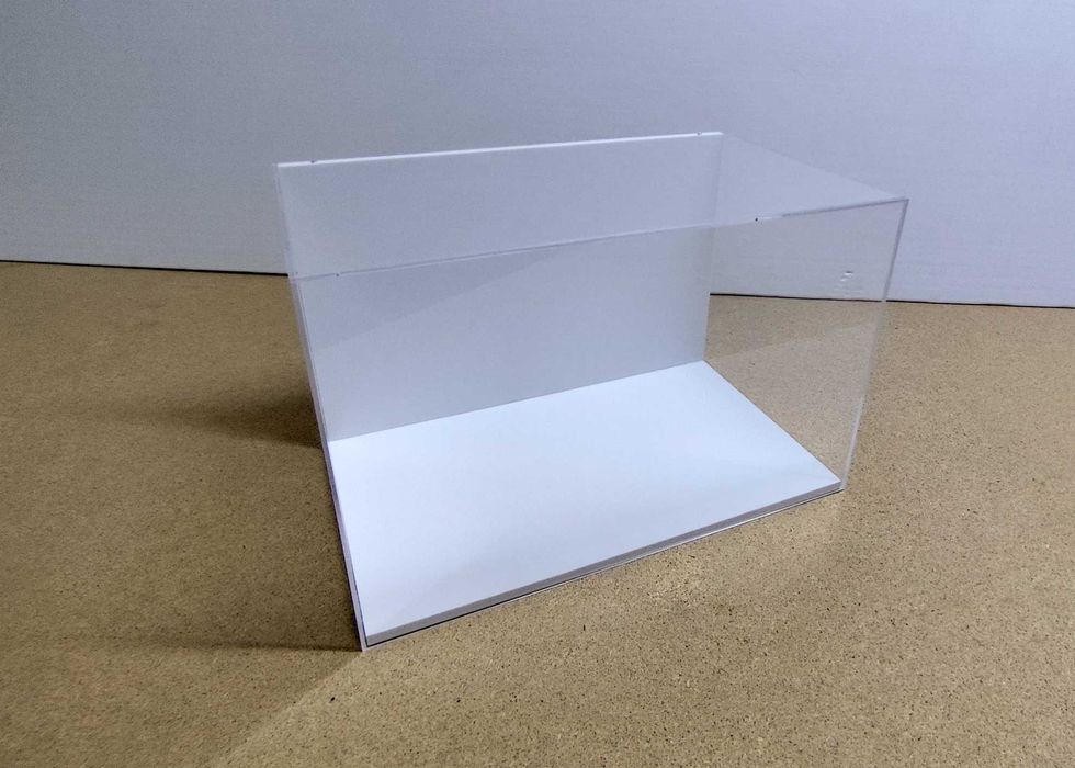 caixa acrílico bonecos