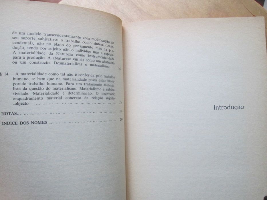 Ontologias da "Práxis" e Idealismo, de José Barata-Moura