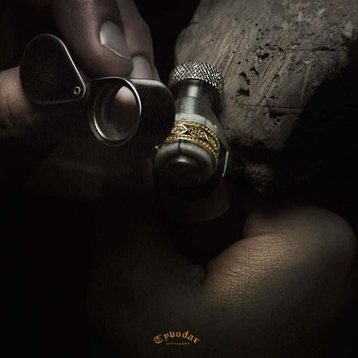 Pierścionek ze złota wysadzany diamentami | TYVODAR.COM