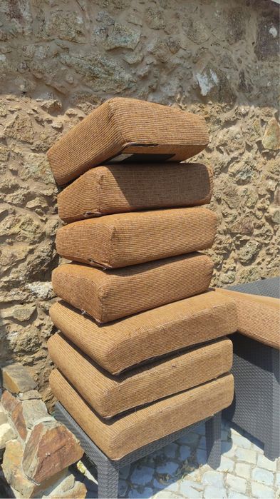 Sofá CHAISE LONG castanho usado em bom estado