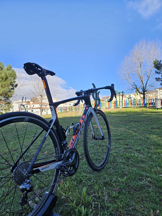 Scott Foil 30 – Estrada | Carbono | Ultegra Di2