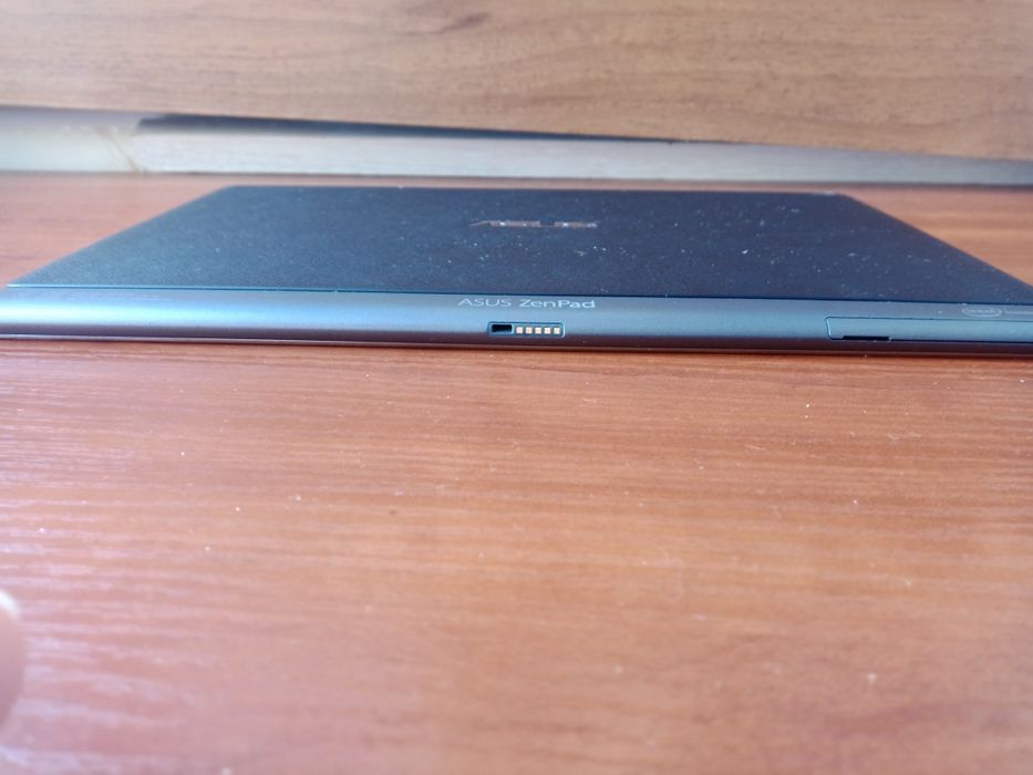 Планшет Asus ZenPad P021 2/16Gb на запчастини