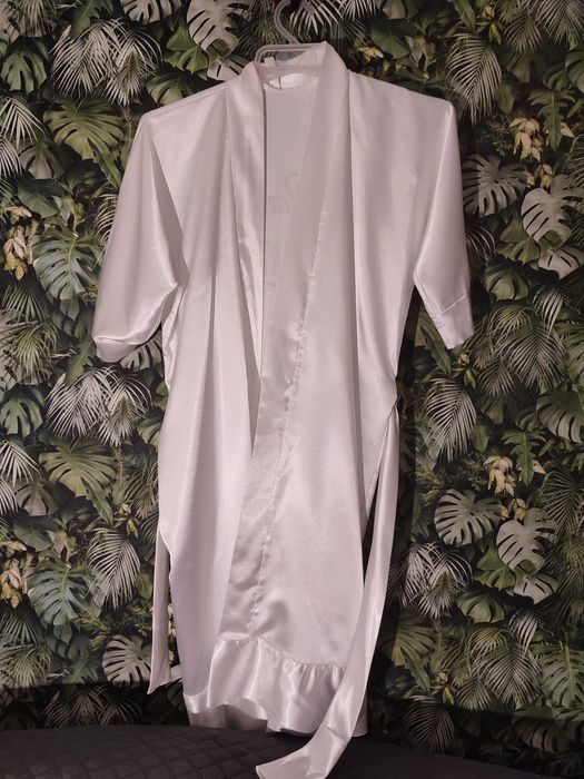 Sprzedam szlafrok biały