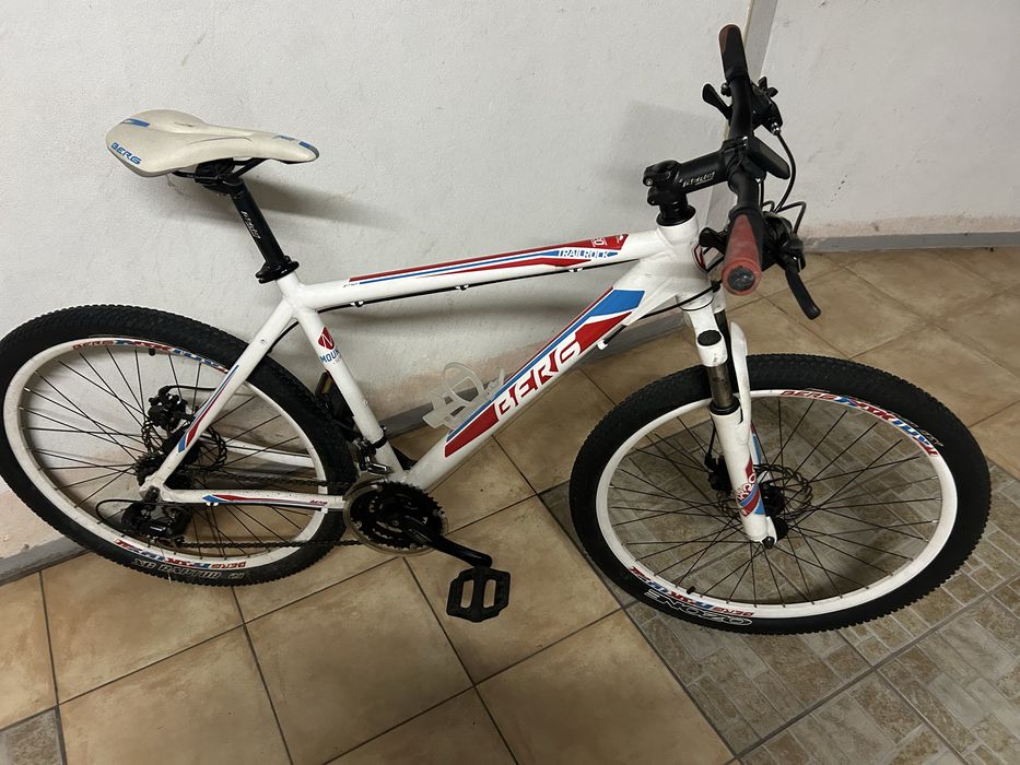 Vendo bicicleta todo terreno, marca berg.