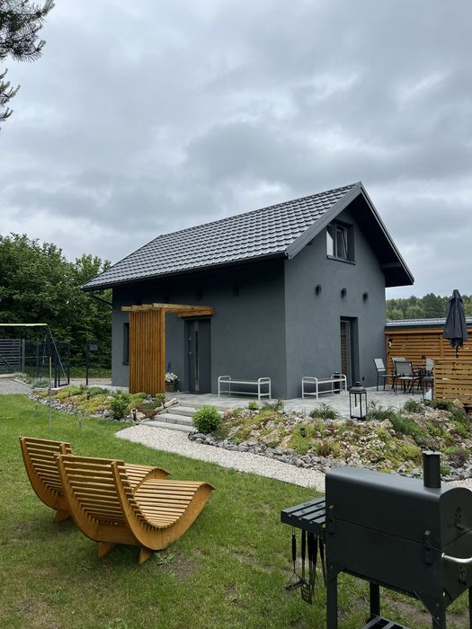 Antracytowe domki z jacuzzi nad Zalewem Chańcza