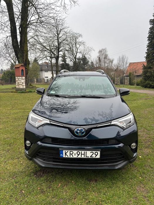 Toyota RAV4 2 właściciel od 2020 roku