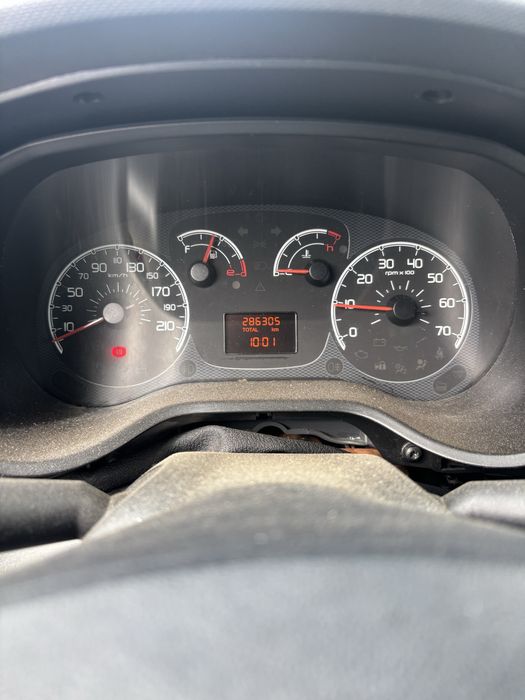 Fiat doblo 2011 comercial