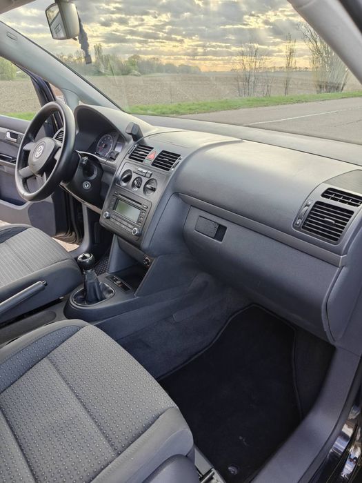 Volkswagen touran  1.6 mpi