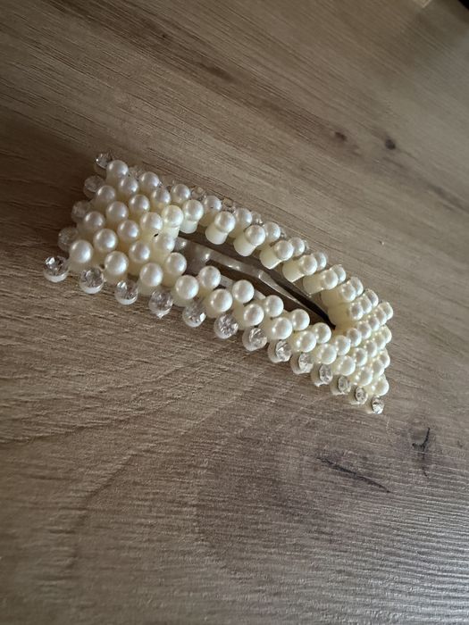 Piękna zdobna spinka